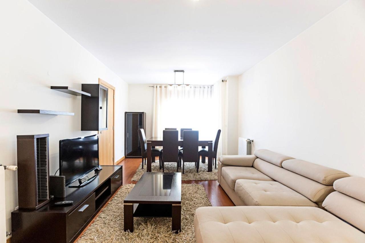 2Br Flat By Metro W/ Free Parking By Lovelystay Vila Nova de Gaia Zewnętrze zdjęcie
