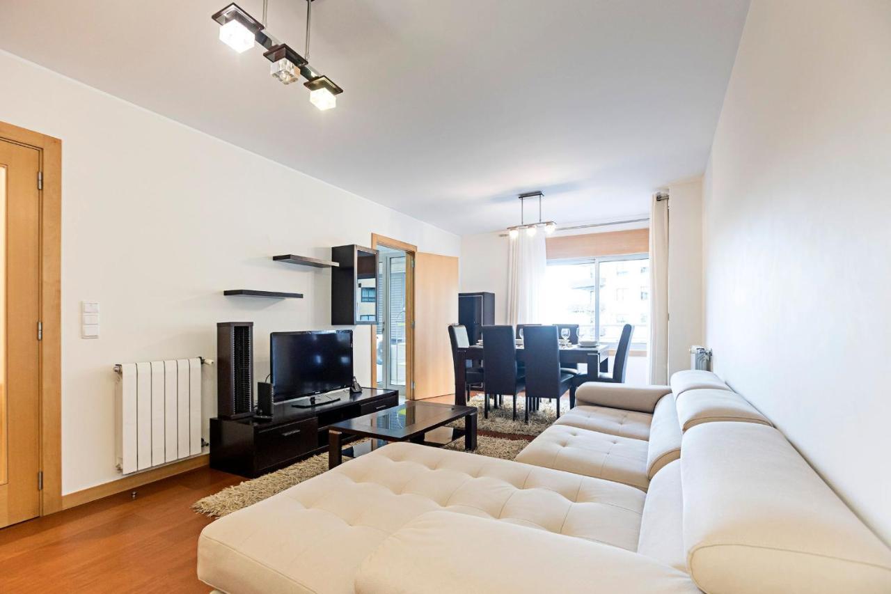 2Br Flat By Metro W/ Free Parking By Lovelystay Vila Nova de Gaia Zewnętrze zdjęcie