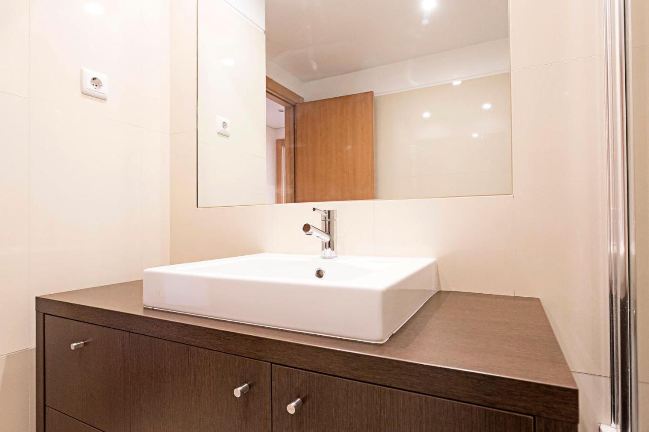 2Br Flat By Metro W/ Free Parking By Lovelystay Vila Nova de Gaia Zewnętrze zdjęcie